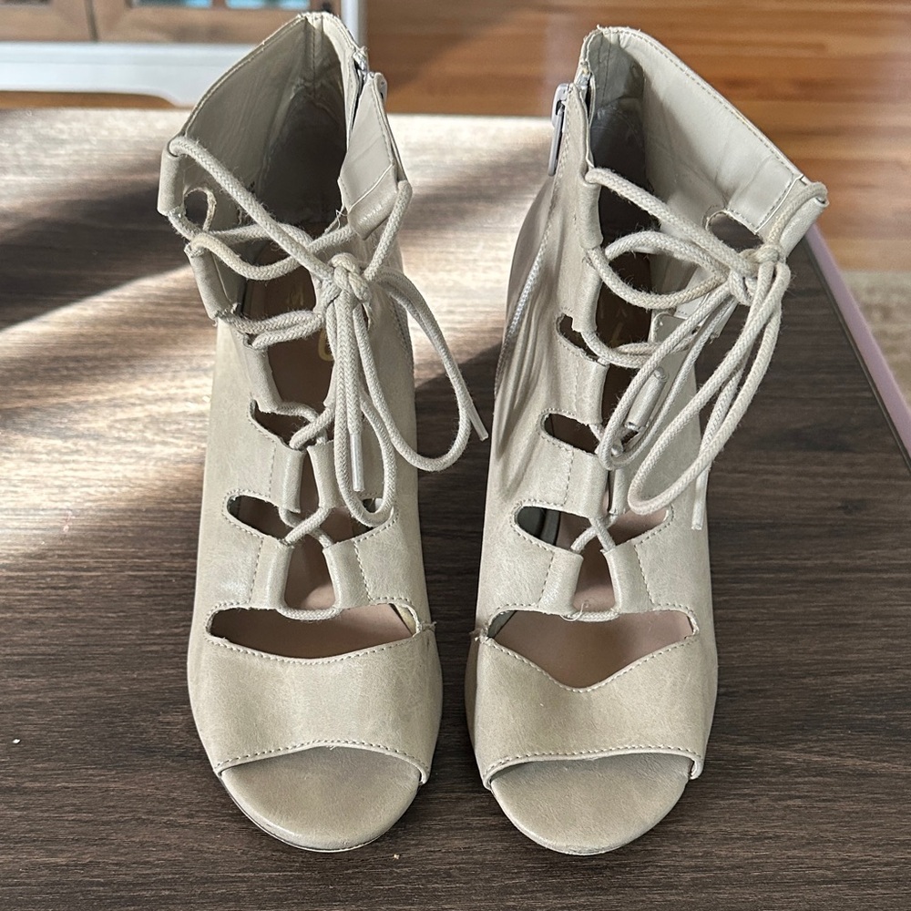 Mix No. 6 Women's Cream Lace-Up Boots